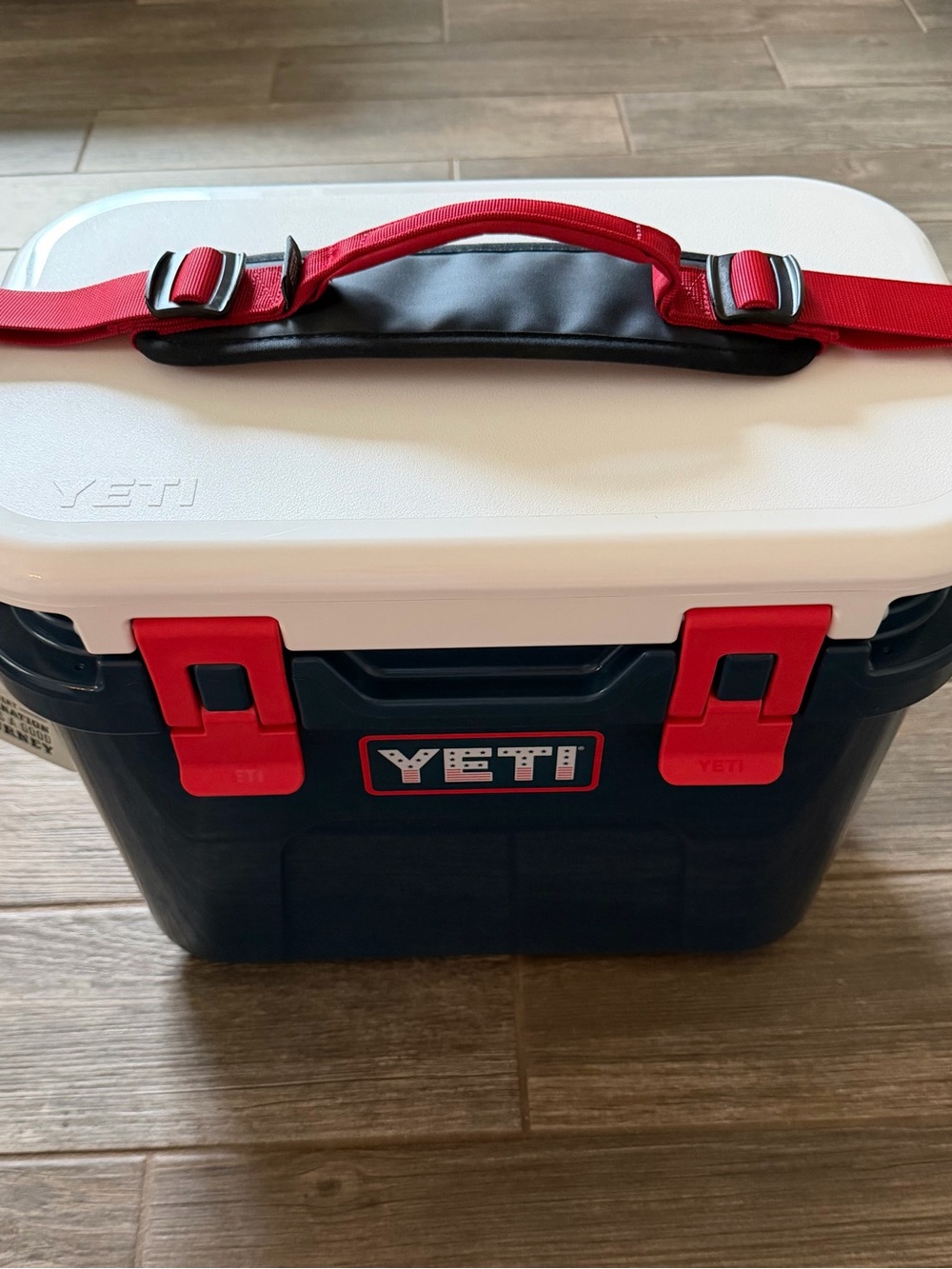 YETI Roadie 15 Patriotic Blue Hard Cooler DoubleDuty Shoulder Strap (NWT) - Picture 2 of 11